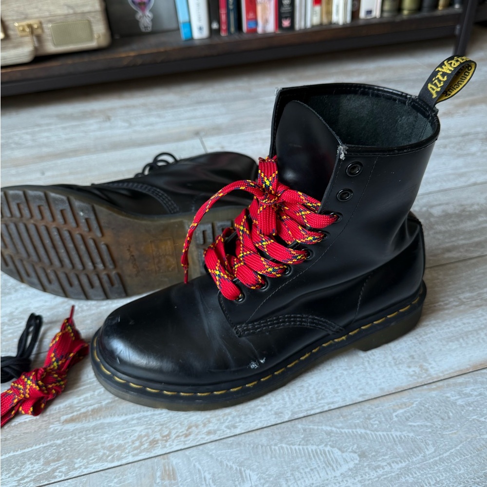 **Sold Already, other Platform**⚡️Punk Lace⚡️Dr. Martens Boots 🥾